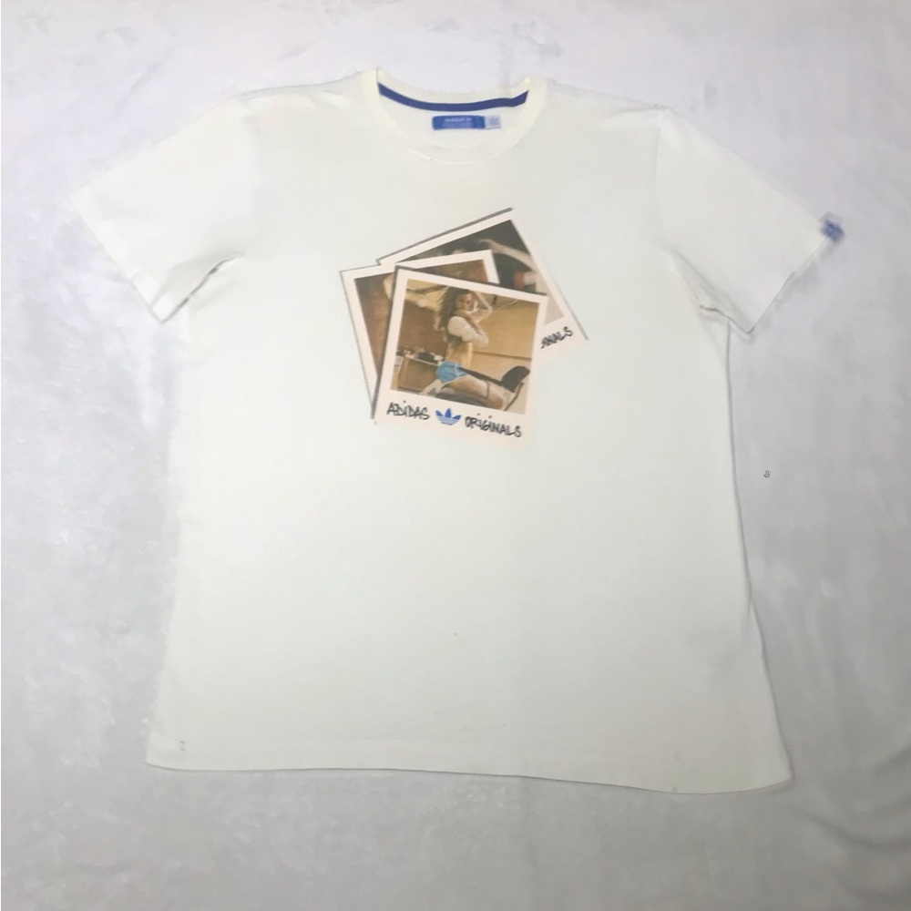 Adidas Originals wWhite Graphic Tee